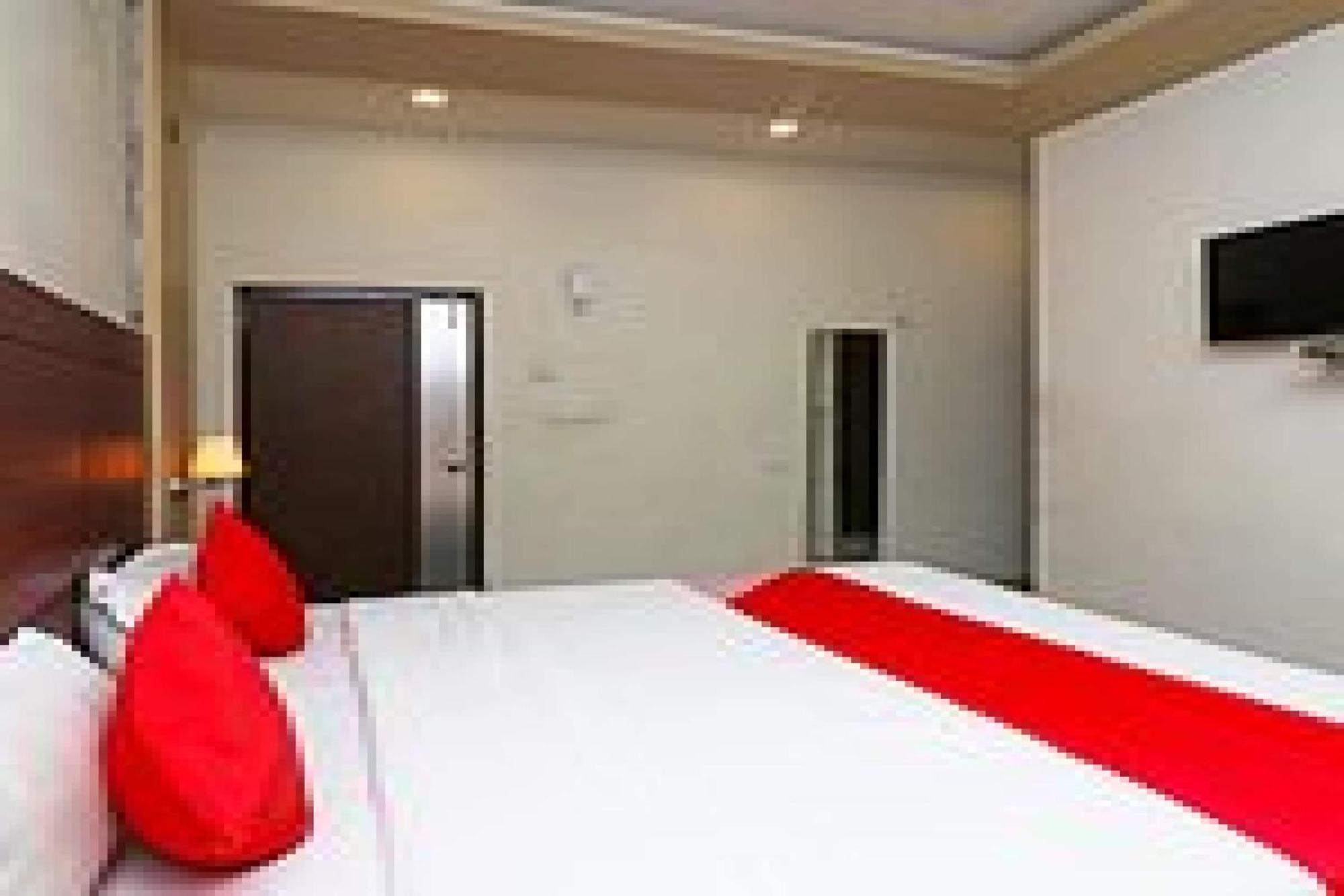 Capital O Hotel Surya Continental Lucknow Exteriör bild