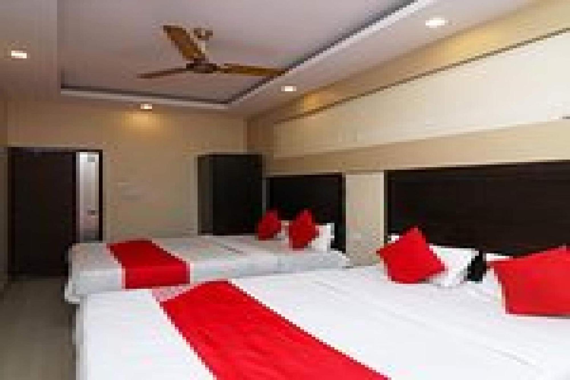 Capital O Hotel Surya Continental Lucknow Exteriör bild