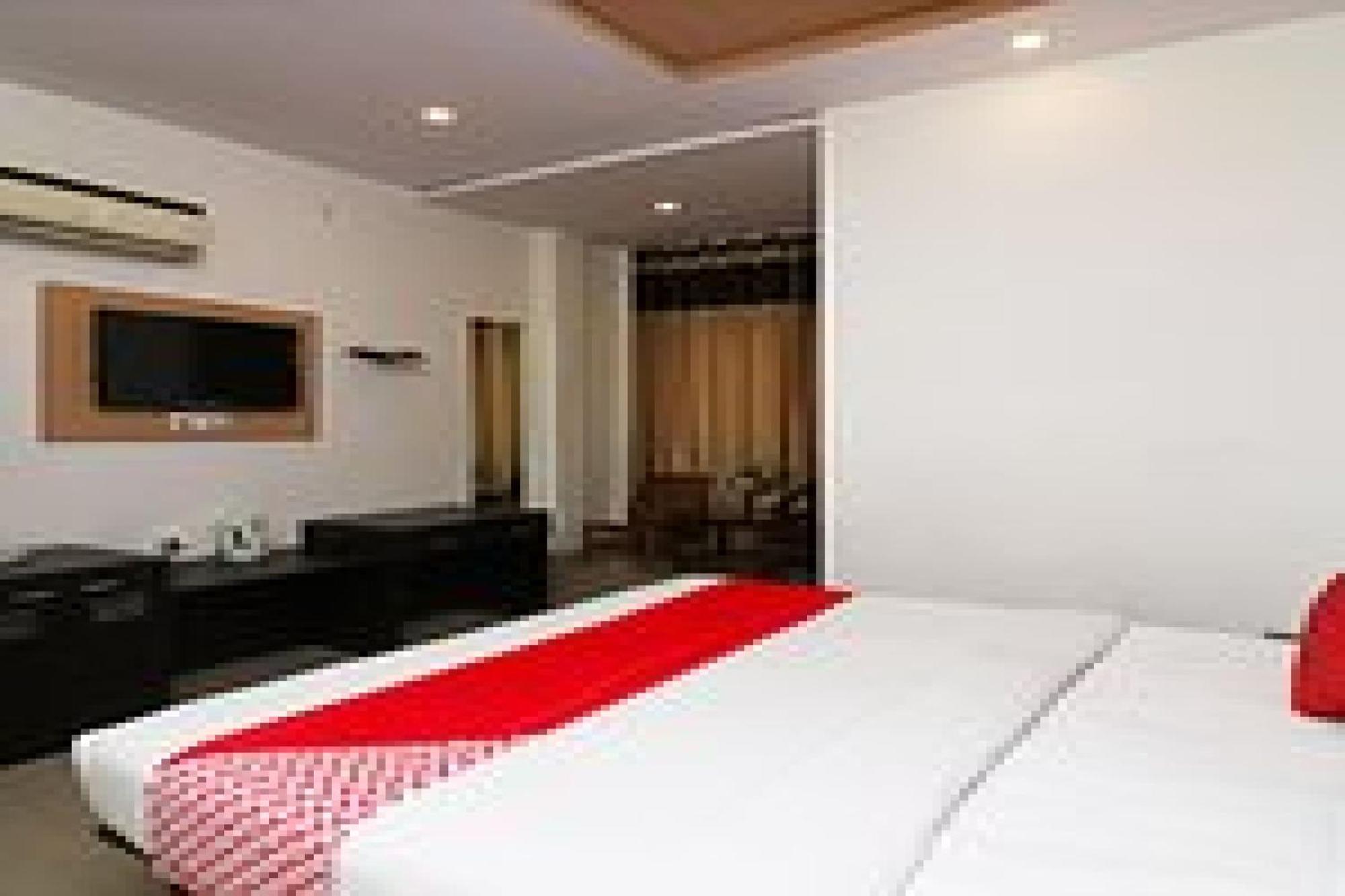 Capital O Hotel Surya Continental Lucknow Exteriör bild